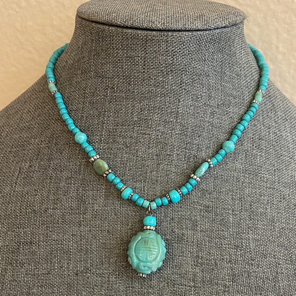 Vintage AVON B.W. Glass Scarab Pendant Glass Beads Choker Necklace